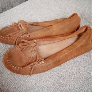 Minnetonka Moccasins sz 7.5